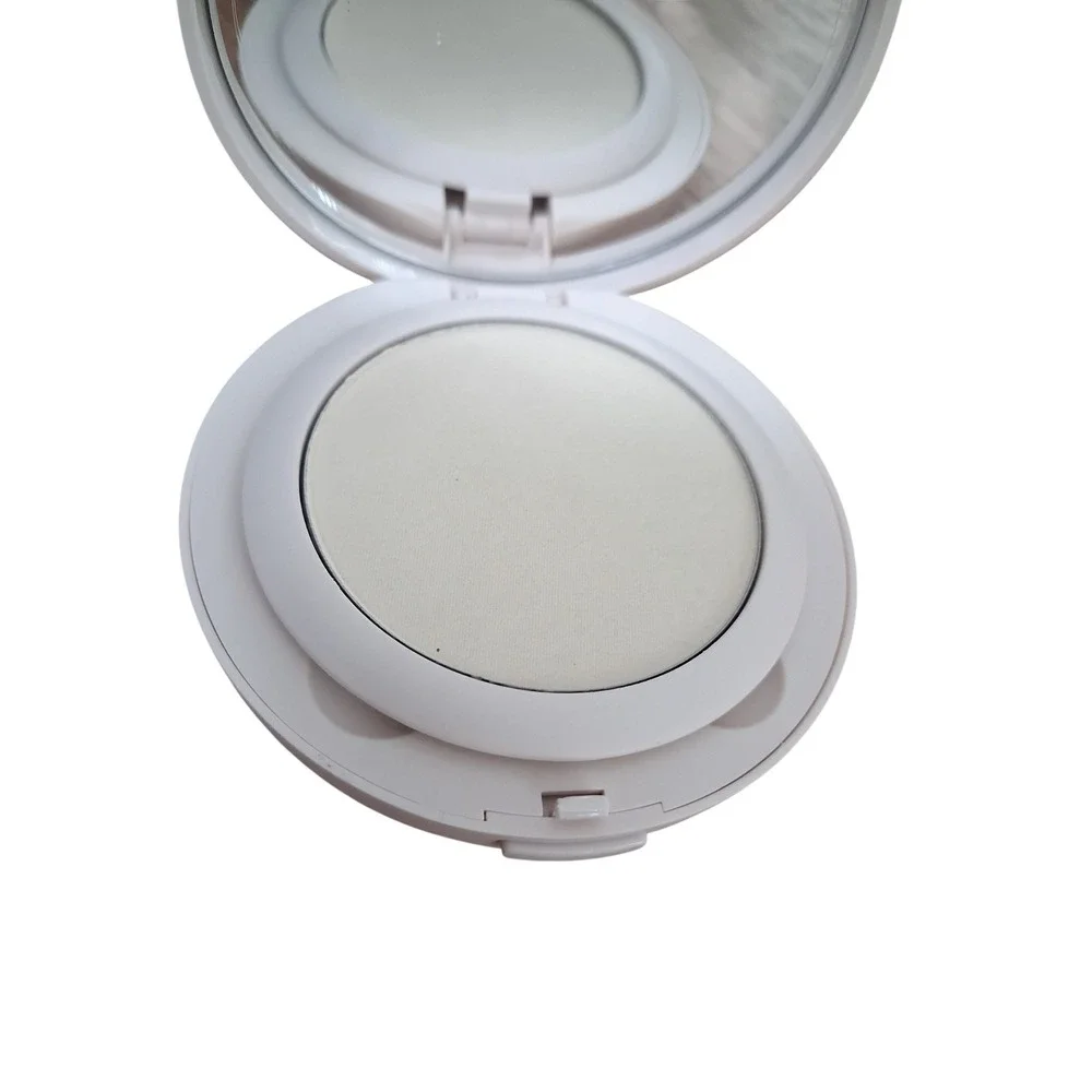 Laura Mercier Translucent Pressed Talc-Free Waterproof Setting Powder 16HR Wear